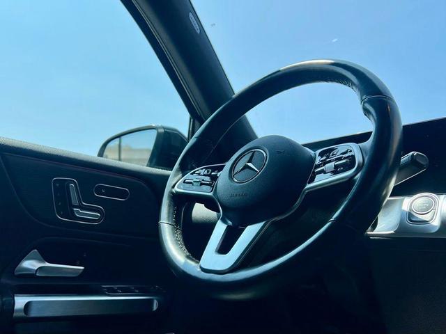 Photo of 2022 Night Black Mercedes-Benz GLB 250