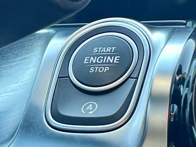 Photo of 2022 Night Black Mercedes-Benz GLB 250