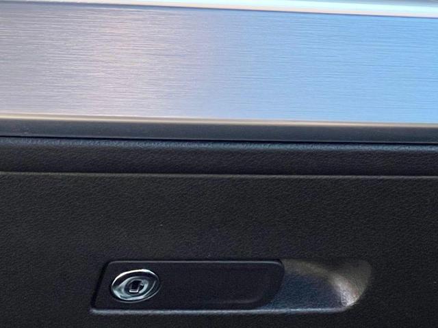 Photo of 2022 Night Black Mercedes-Benz GLB 250