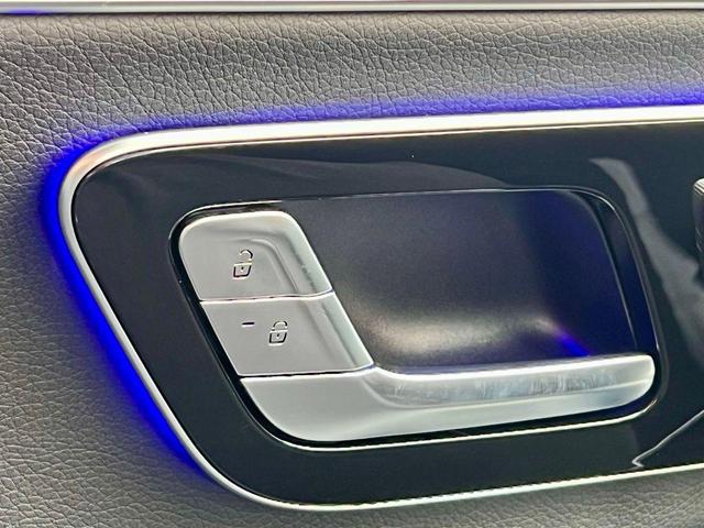 Photo of 2023 Black Mercedes-Benz S-Class