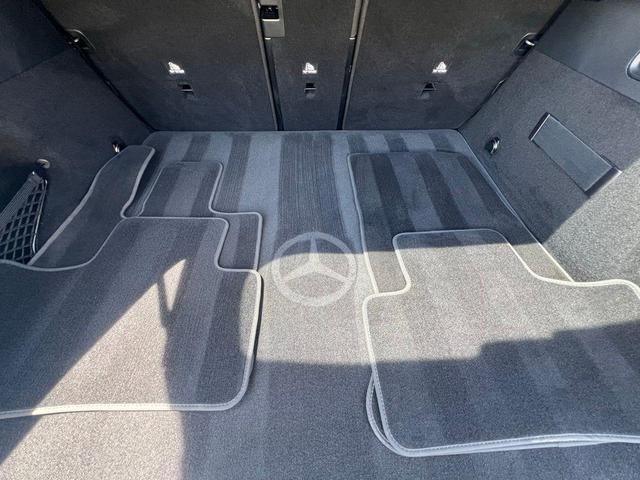 Photo of 2025 Cirrus Silver Metallic Mercedes-Benz GLC 300