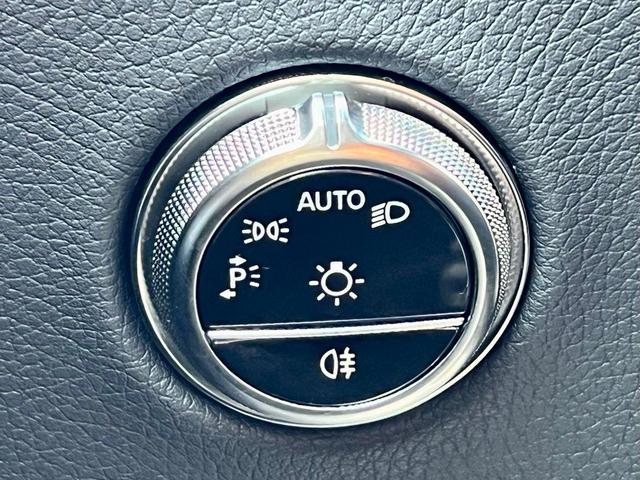 Photo of 2025 Cirrus Silver Metallic Mercedes-Benz GLC 300