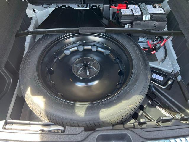 Photo of 2025 Cirrus Silver Metallic Mercedes-Benz GLC 300