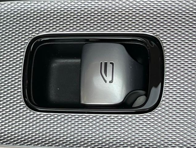 Photo of 2025 Black Mercedes-Benz C-Class