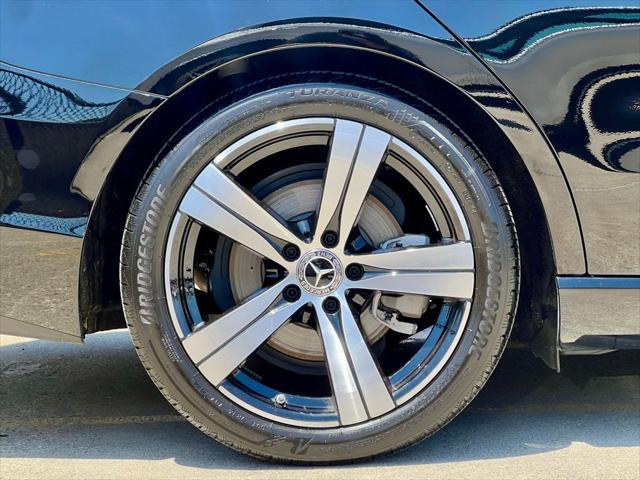Photo of 2025 Black Mercedes-Benz C-Class