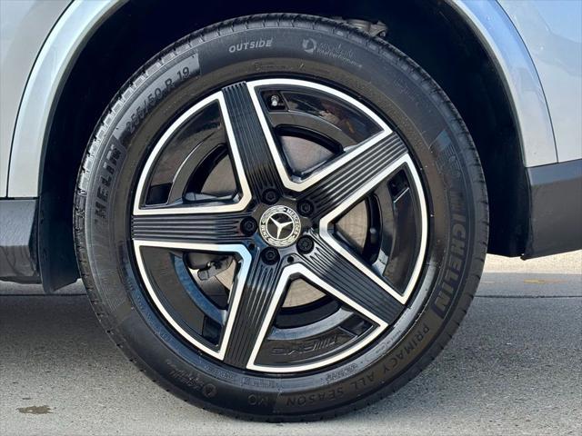 Photo of 2025 Cirrus Silver Metallic Mercedes-Benz GLC 300