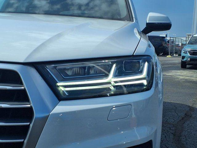 Photo of 2018 Glacier White Metallic Audi Q7