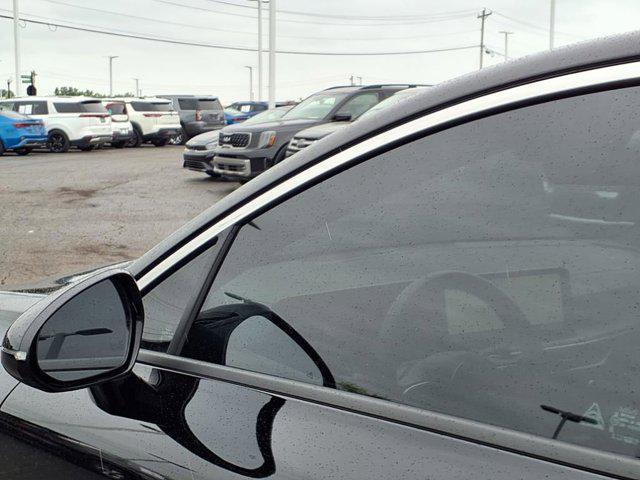 Photo of 2025 Aurora Black Pearl Kia K5
