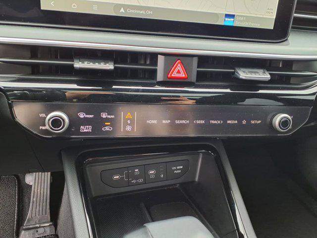 Photo of 2025 Aurora Black Pearl Kia K5