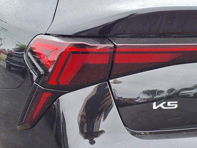 Photo of 2025 Aurora Black Pearl Kia K5