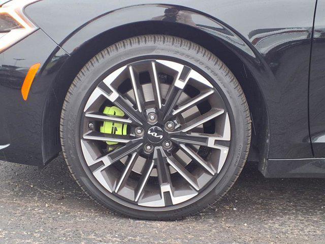 Photo of 2025 Aurora Black Pearl Kia K5
