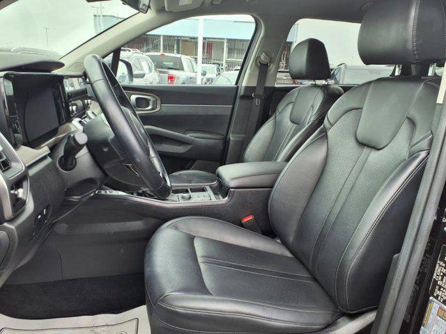 Photo of 2022 Ebony Black Kia Sorento