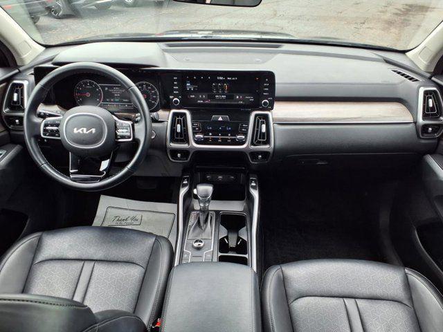 Photo of 2022 Ebony Black Kia Sorento