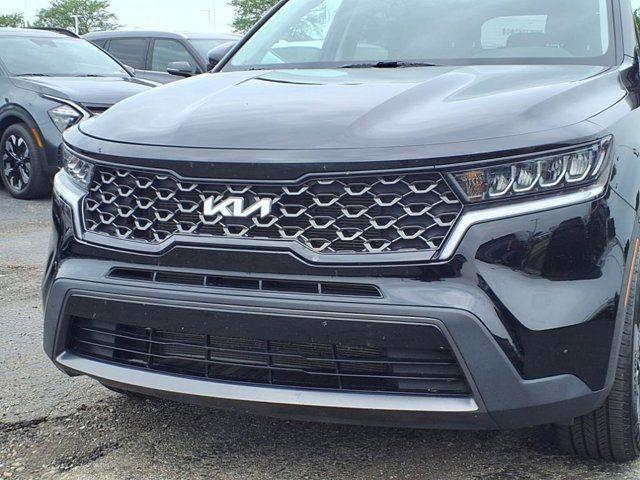 Photo of 2022 Ebony Black Kia Sorento