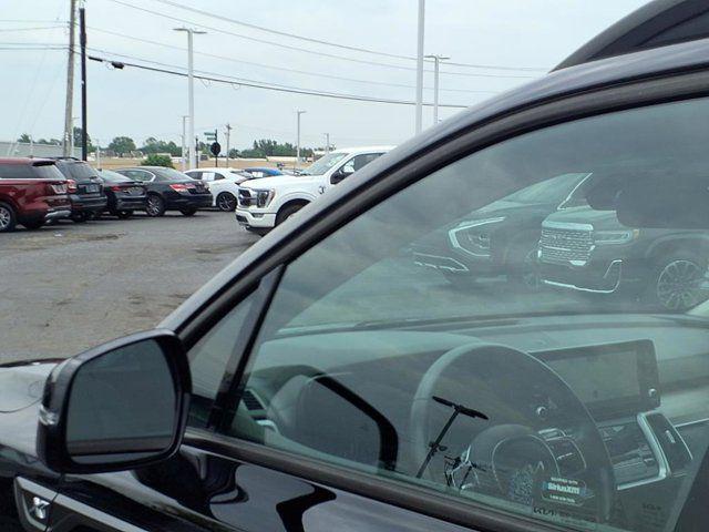 Photo of 2022 Ebony Black Kia Sorento