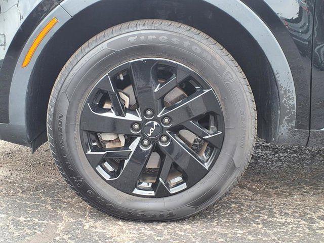 Photo of 2022 Ebony Black Kia Sorento