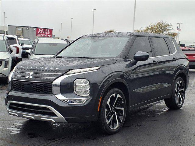 Photo of 2024 Graphite Gray Mitsubishi Outlander