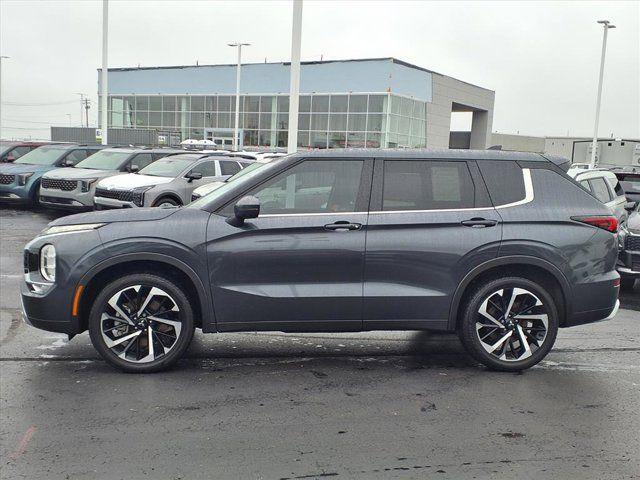 Photo of 2024 Graphite Gray Mitsubishi Outlander