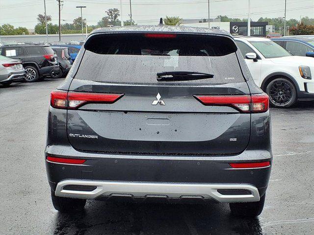 Photo of 2024 Graphite Gray Mitsubishi Outlander