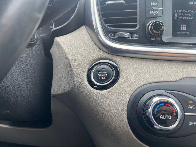 Photo of 2017 Snow White Pearl Kia Sorento