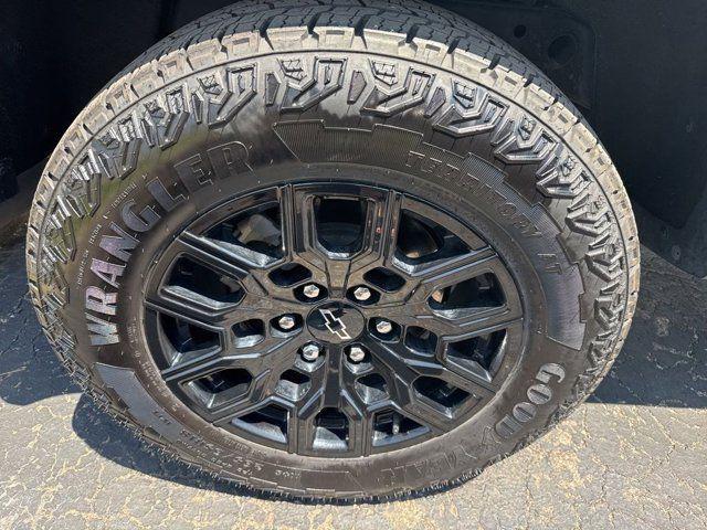 Photo of 2023 Sand Dune Metallic Chevrolet Colorado