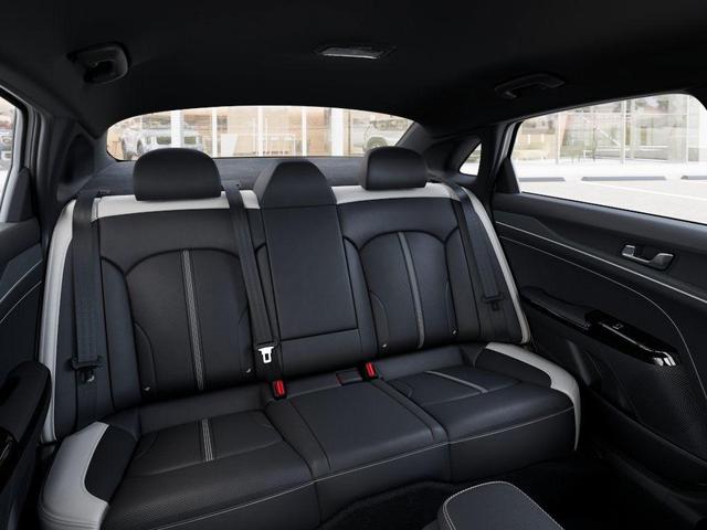 Photo of 2026 Wolf Gray Kia K5