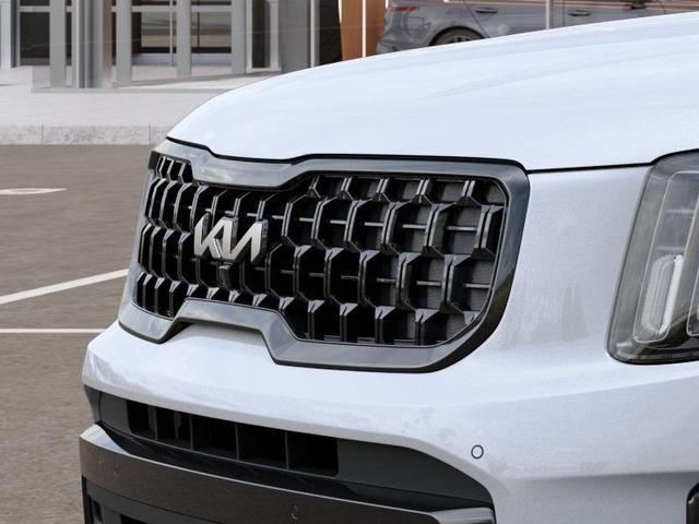 Photo of 2024 Glacial White Pearl Kia Telluride