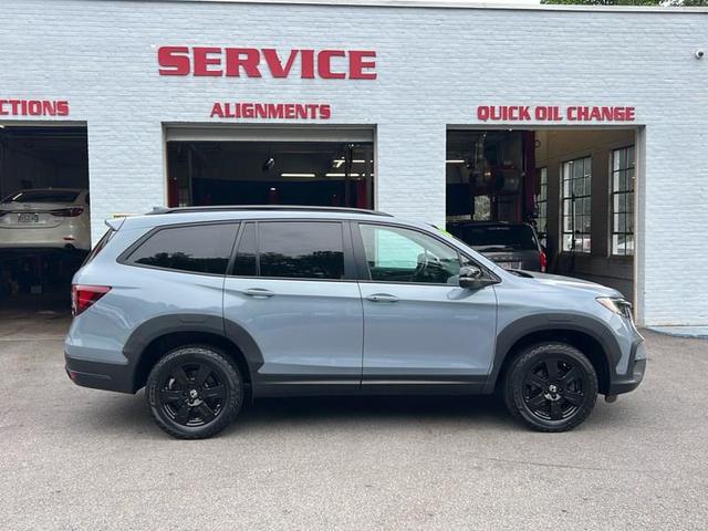 Photo of 2022 Sonic Gray Pearl Honda Pilot