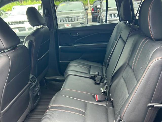 Photo of 2022 Sonic Gray Pearl Honda Pilot
