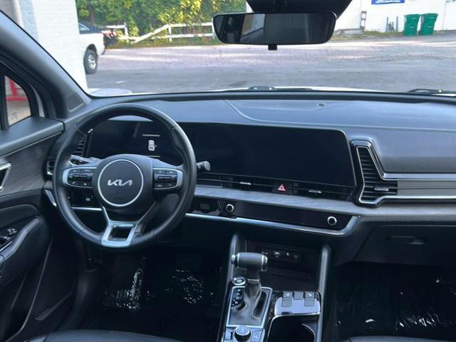 Photo of 2023 Glacial White Pearl Kia Sportage