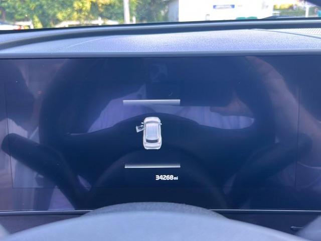 Photo of 2023 Glacial White Pearl Kia Sportage