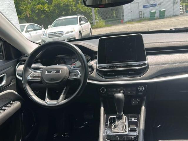 Photo of 2022 Billet Silver Metallic Clearcoat Jeep Compass