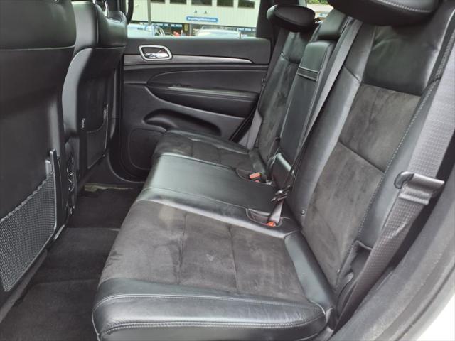 Photo of 2022 Bright White Clearcoat Jeep Grand Cherokee
