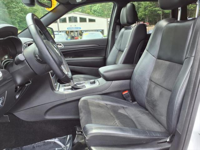 Photo of 2022 Bright White Clearcoat Jeep Grand Cherokee