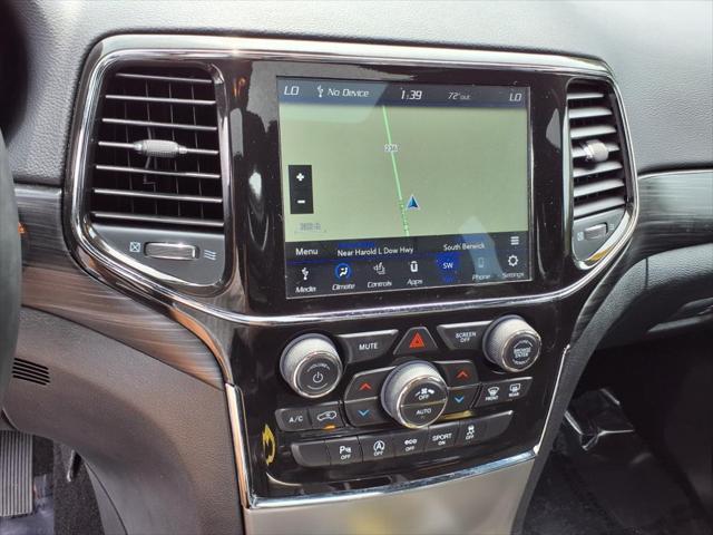 Photo of 2022 Bright White Clearcoat Jeep Grand Cherokee