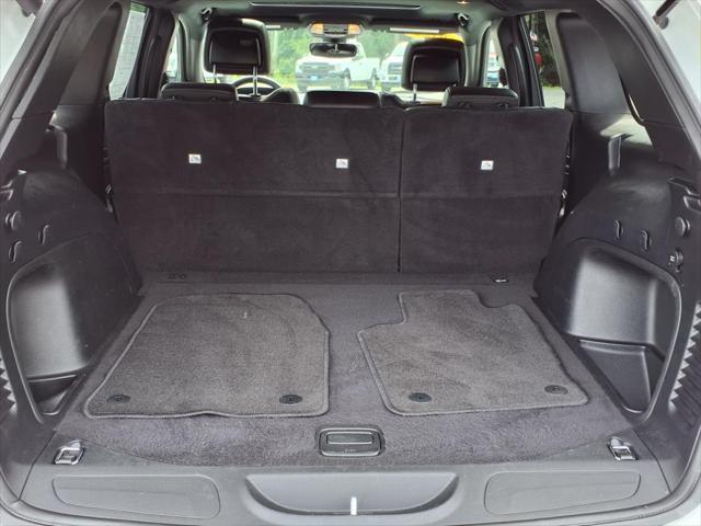 Photo of 2022 Bright White Clearcoat Jeep Grand Cherokee