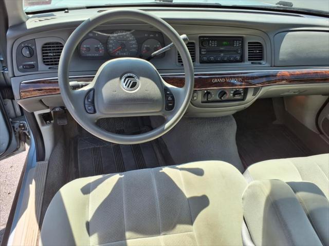 Photo of 2004 Light Ice Blue Clearcoat Metallic Mercury Grand Marquis