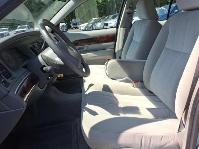 Photo of 2004 Light Ice Blue Clearcoat Metallic Mercury Grand Marquis