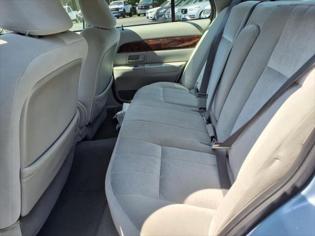 Photo of 2004 Light Ice Blue Clearcoat Metallic Mercury Grand Marquis