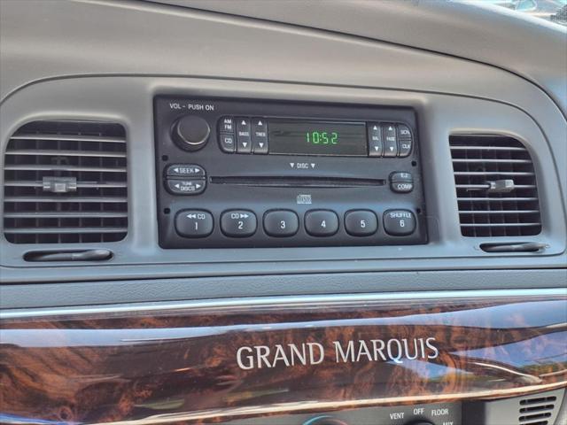 Photo of 2004 Light Ice Blue Clearcoat Metallic Mercury Grand Marquis