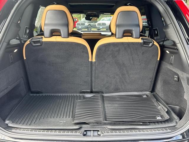 Photo of 2017 Onyx Black Metallic Volvo XC90