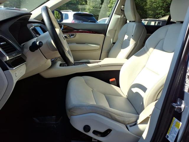 Photo of 2019 Denim Blue Metallic Volvo XC90