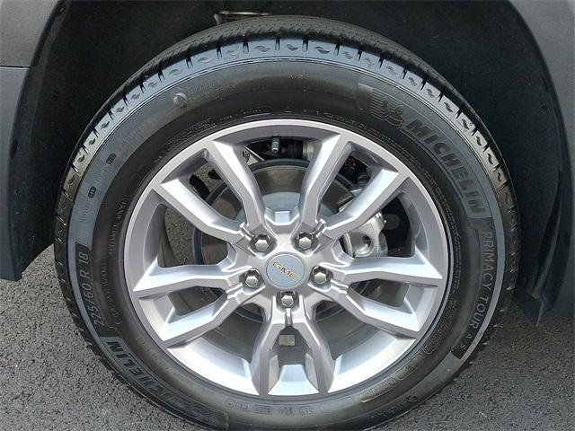 Photo of 2022 White Frost Tricoat GMC Terrain