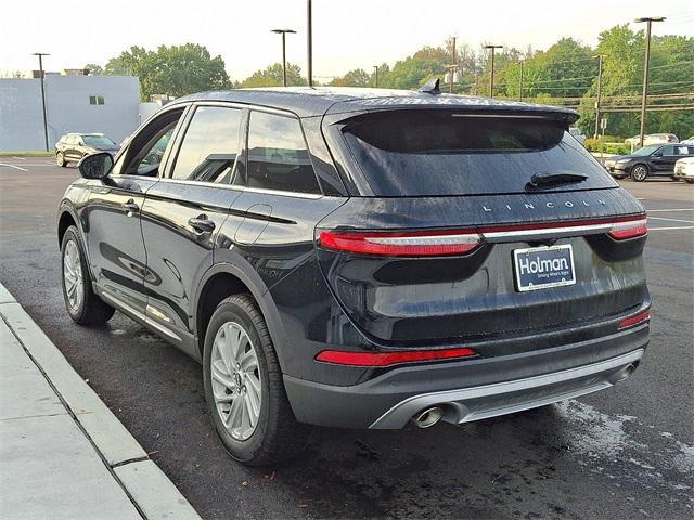 Photo of 2025 Infinite Black Metallic Clearcoat Lincoln Corsair