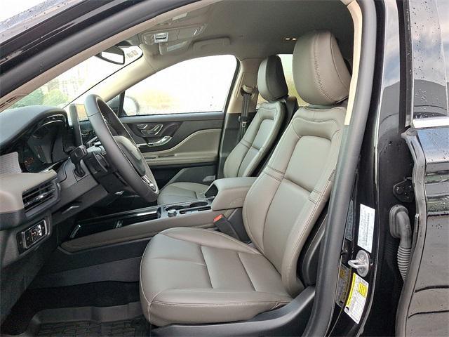 Photo of 2025 Infinite Black Metallic Clearcoat Lincoln Corsair