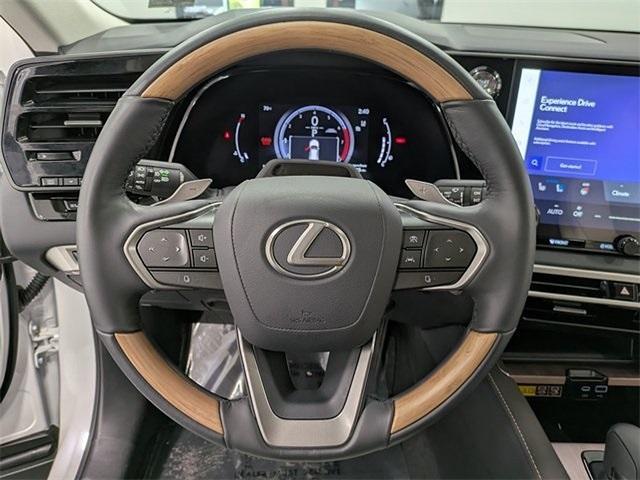 Photo of 2024 Eminent White Pearl Lexus RX 350