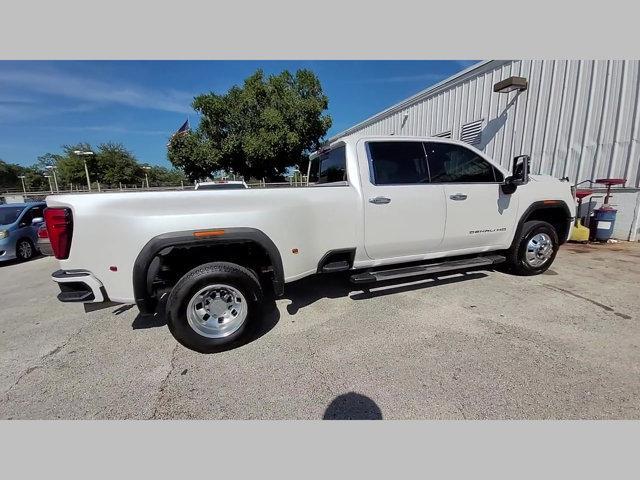 Photo of 2024 White Frost Tricoat GMC Sierra 3500