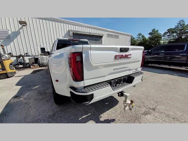 Photo of 2024 White Frost Tricoat GMC Sierra 3500