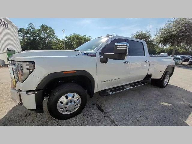 Photo of 2024 White Frost Tricoat GMC Sierra 3500