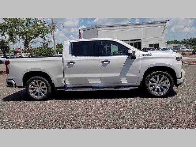 Photo of 2022 Iridescent Pearl Tricoat Chevrolet Silverado 1500
